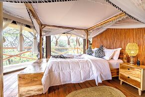 KumbuKumbu Luxury Tented Camp