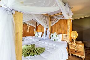 KumbuKumbu Luxury Tented Camp