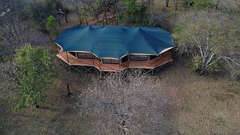 KumbuKumbu Luxury Tented Camp