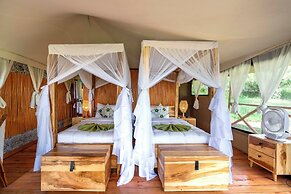 KumbuKumbu Luxury Tented Camp