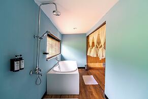 KumbuKumbu Luxury Tented Camp