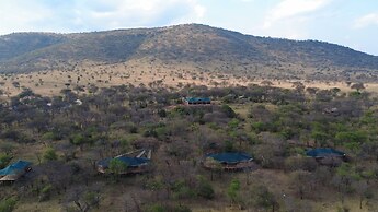 KumbuKumbu Luxury Tented Camp