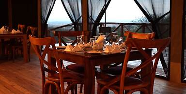 KumbuKumbu Luxury Tented Camp
