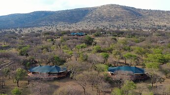 KumbuKumbu Luxury Tented Camp