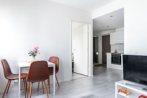 Modern 1BR Home with Sauna & Balcony