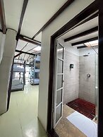 The Yak Lake House Hostal Bacalar
