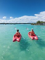 The Yak Lake House Hostal Bacalar