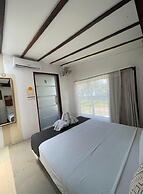 The Yak Lake House Hostal Bacalar