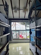 The Yak Lake House Hostal Bacalar