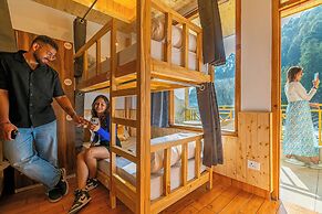 The Social Stays Kasol