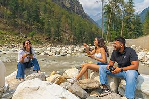 The Social Stays Kasol