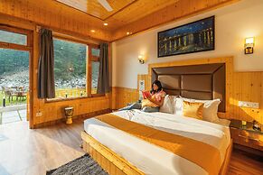 The Social Stays Kasol