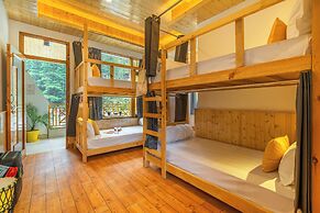 The Social Stays Kasol