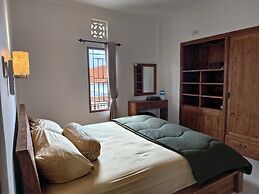 Ayuna Guest House