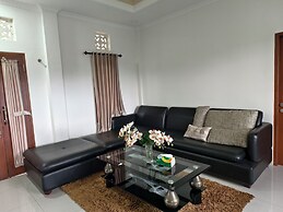 Ayuna Guest House