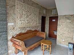 Ayuna Guest House