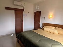 Ayuna Guest House