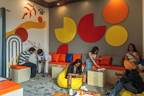 The Social Stays Bir
