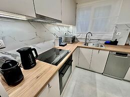 O&O GROUP -Classy Urban Haven Near Psyri