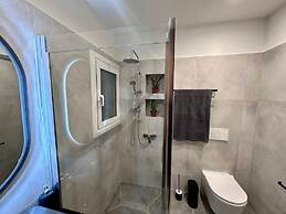 O&O GROUP -Classy Urban Haven Near Psyri