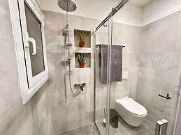 O&O GROUP -Classy Urban Haven Near Psyri