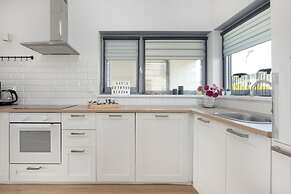Holiday Home, 3 Bedrooms, Private Garden
