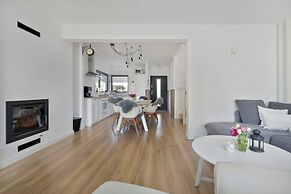 Holiday Home, 3 Bedrooms, Private Garden