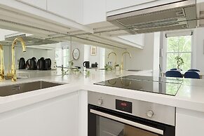 1 Bed Flat near Westfield