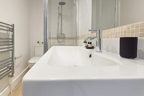 1 Bed Flat near Westfield
