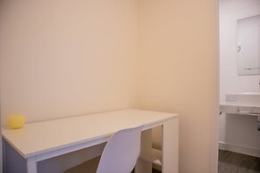 w Comfort 2BR w Private Balcony in San Isidro