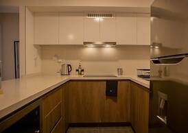 w Comfort 2BR w Private Balcony in San Isidro