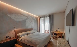 Charming Garden Hideaway in Como by Rent all Como