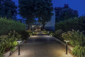 Charming Garden Hideaway in Como by Rent all Como