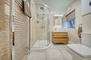 Tranquil Studio - Sleeps 2 & Private Parking