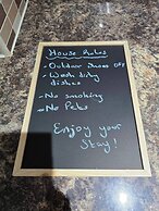 3 Bed Home Free Wifi & Netflix Central Location