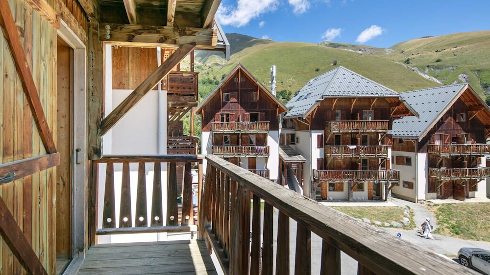 Cozy Alpine Apartment With Pool