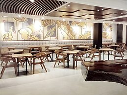 Spot 43 Cafe and Hotel