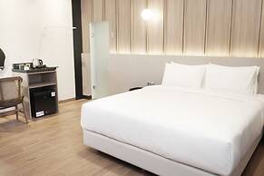 Spot 43 Cafe and Hotel