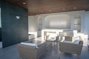 Makeva Condos - Near Malecon