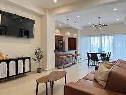 Makeva Condos - Near Malecon