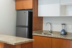 Makeva Condos - Near Malecon