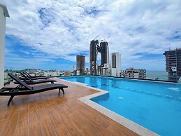 Makeva Condos - Near Malecon