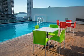 Makeva Condos - Near Malecon