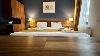 HOTEL POINT