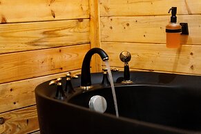 Tranquillo By The Beach - Luxury Wooden