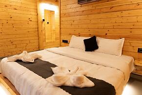 Tranquillo By The Beach - Luxury Wooden