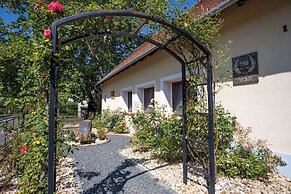 Nora Guest House