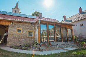 Nora Guest House
