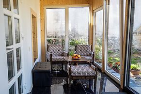 Nora Guest House