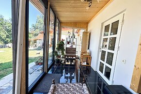 Nora Guest House